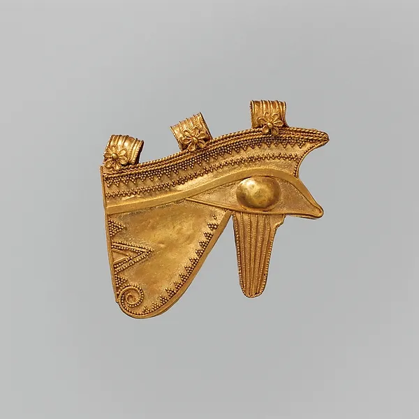 Amulet oka Horusa, widok całości
